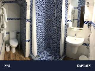 Мини-отель Lucky Ship Art Hotel Одесса Двухместный номер Делюкс с 1 кроватью или 2 отдельными кроватями-9
